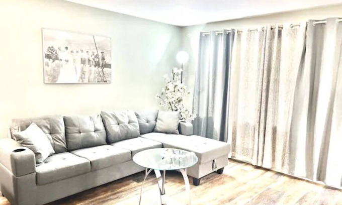 Niagara Falls House | Niagara Falls House - 4 mins to Falls