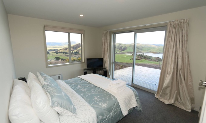 Waikawa House | Niagara Ridge Retreat Gateway to the Catlins