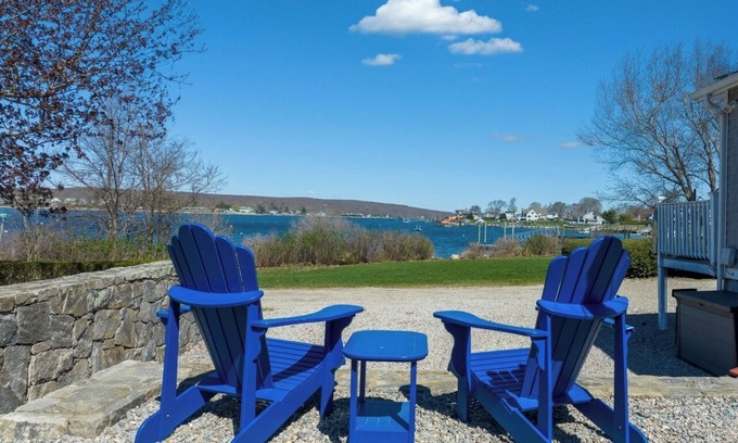 Niantic House | Niantic Shoreline Home - Amazing Views - Walkable to Dining/Beach/Shops