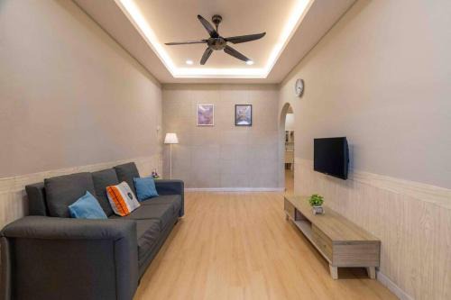 Nibong Tebal Apartment | Nibong Tebal Homestay with WiFi & Netflix