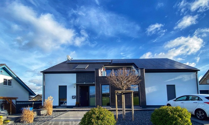 Mechernich Apartment | Nice 1-room apartment with box spring bed and separate kitchenette