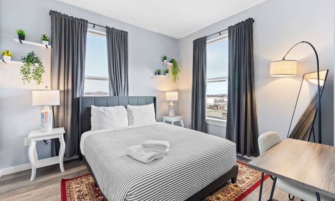 Everett Apartment | Nice 1BR Near Encore Boston 3684