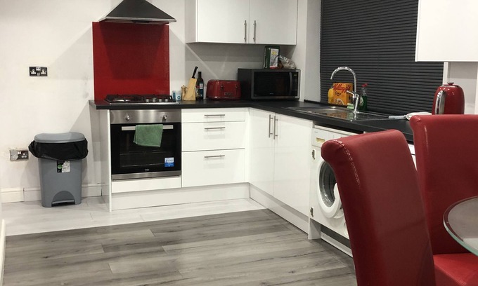 Lacey Green House | Nice 2 Bed independent Annex in High Wycombe