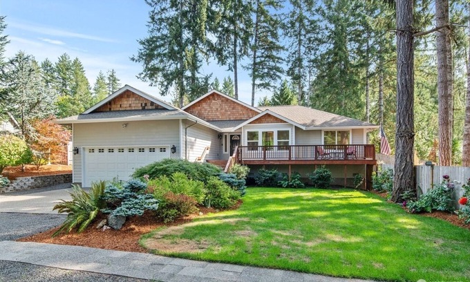 Allyn House | Nice 3-bedroom house in Allyn