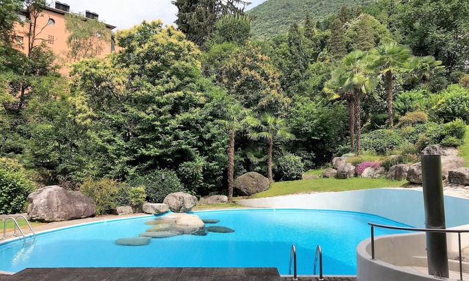 Minusio Apartment | Nice 4.5 room apartment with garden seating and outdoor swimming pool