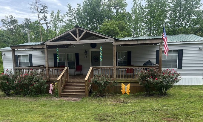 Iuka House | Nice 4B/2BA Home at Pickwick Lake walking distance to Goat Island Boat Ramp