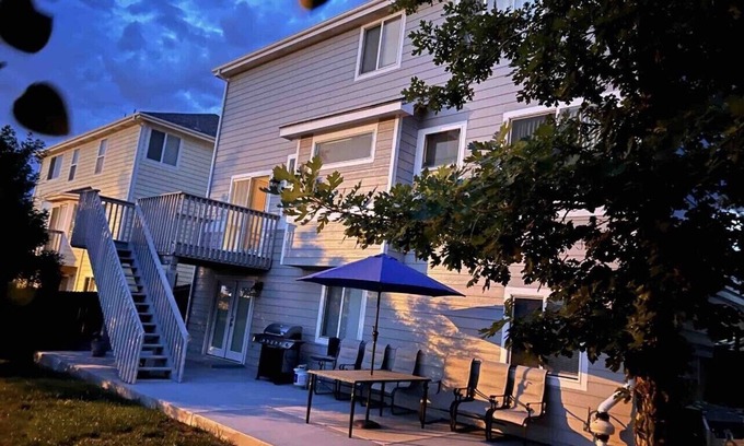 East Quincy Highlands House | Nice 4Bedroom House and Beautiful Place