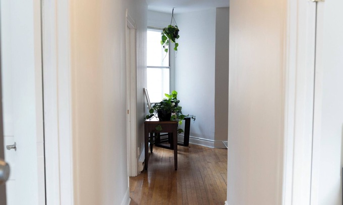 Parc Extension Apartment | Nice and close to the metro