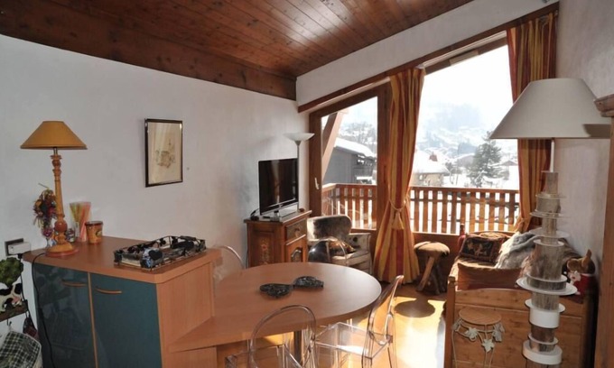 Megeve Apartment | Nice and sunny 2 rooms apartment with unrestricted view