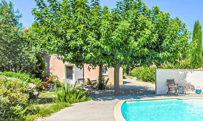 Caumont-sur-Durance Apartment | Nice apartment in Caumont-sur-Durance
