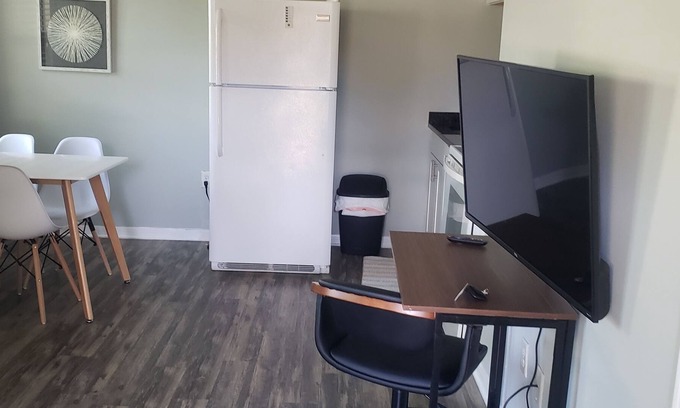 Valparaiso Apartment | Nice apartmen 15 minutes to the Emerald Coast beaches.