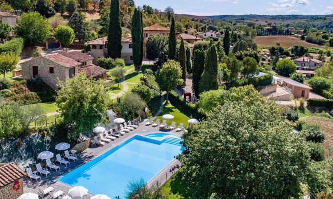 Popoltaio-Schiacciato Villa | Nice apartment in villa for 8 people with pool, WIFI, A/C, TV, patio and parking
