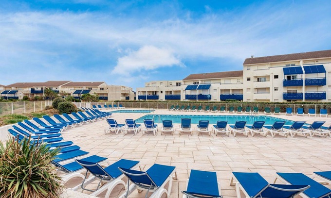 Lacanau-Ocean Apartment | Nice apartment for 3 guests with WIFI, pool, TV, terrace and parking