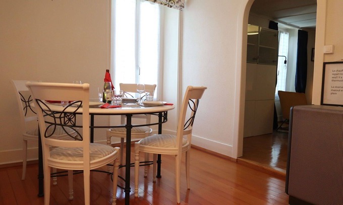 Villette Apartment | Nice apartment for 4 guests with WIFI, TV, patio, pets allowed and parking