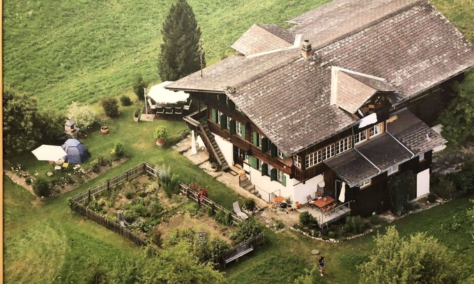 Lenk Apartment | Nice apartment for 4 guests with WIFI, TV, balcony and pets allowed