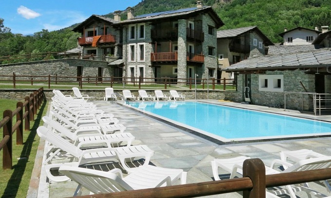 Sampeyre Apartment | Nice apartment for 4 people with pool, WIFI, TV, terrace and parking