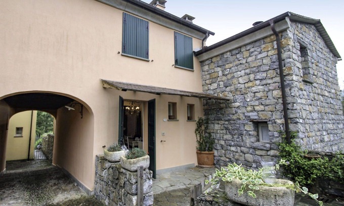 Cinque Terre Apartment | Nice apartment for 5 guests with WIFI, pool, TV and patio
