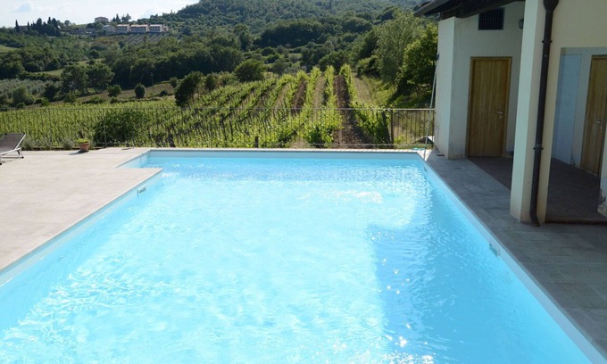 Capolona Apartment | Nice apartment for 6 guests with pool, WIFI, TV, pets allowed and parking, close to Arezzo