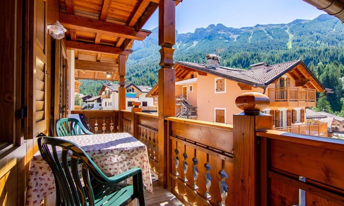 Soraga Apartment | Nice apartment for 8 guests with WIFI, TV, balcony and parking