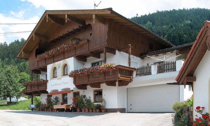 Rohrberg Apartment | Nice apartment for 4 people with WIFI, pool, TV, balcony and parking