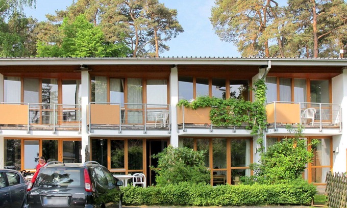 Lubmin Apartment | Nice apartment for 4 people with WIFI, TV, terrace, pets allowed and parking