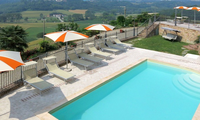 Cossombrato Apartment | Nice apartment for 4 guests with A/C, pool, WIFI, TV, patio, pets allowed and parking