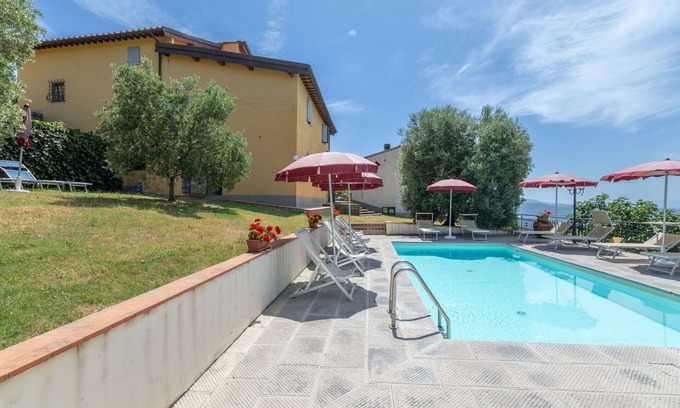 Montebonello Apartment | Nice apartment for 6 people with WIFI, pool, A/C, TV, pets allowed, panoramic view and parking