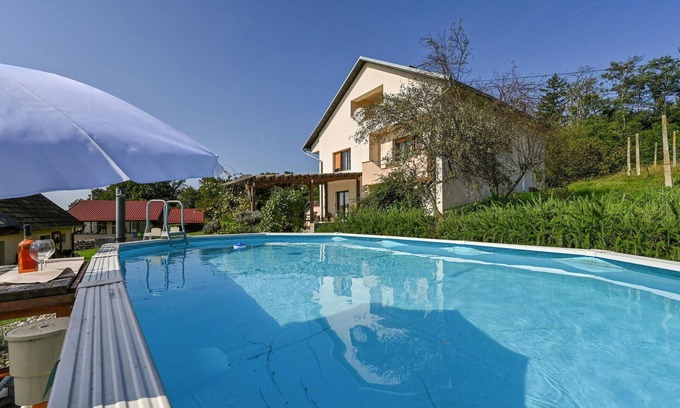 Grabrovnik Apartment | Nice apartment in Grabrovnik with sauna