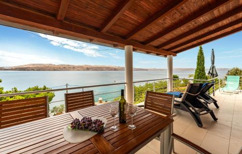 Karlobag Apartment | Nice Apartment In Karlobag With Wifi