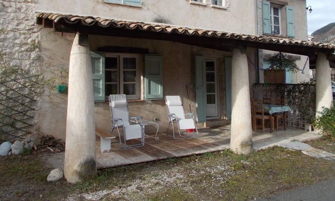 Entrevaux Apartment | NICE APARTMENT IN QUIET VILLA (Massacan)