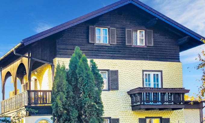 Laakirchen Apartment | Nice apartment in Salzburg with WiFi