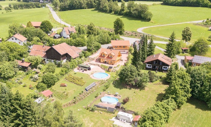 Eppenschlag House | Nice apartment in villa for 4 people with WIFI, pool, TV, patio and parking