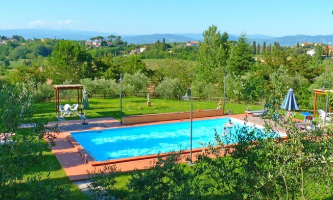 Fucecchio Villa | Nice apartment in villa for 2 people with WIFI, pool, A/C, pets allowed and parking
