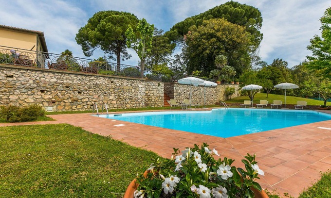 Crespina Villa | Nice apartment in villa for 8 guests with private pool, WIFI, terrace, pets allowed and parking