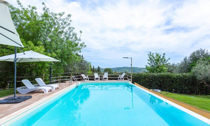 Casalbordino House | Nice apartment in villa for 12 people with pool, WIFI, TV, patio, pets allowed and parking