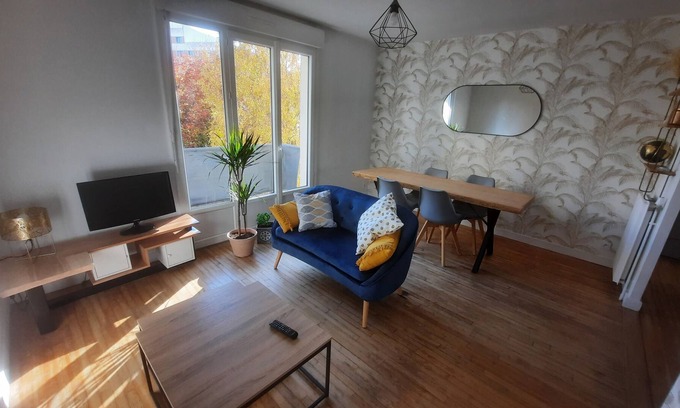 Bourg-l'Eveque Apartment | --Nice apartment near the city center--