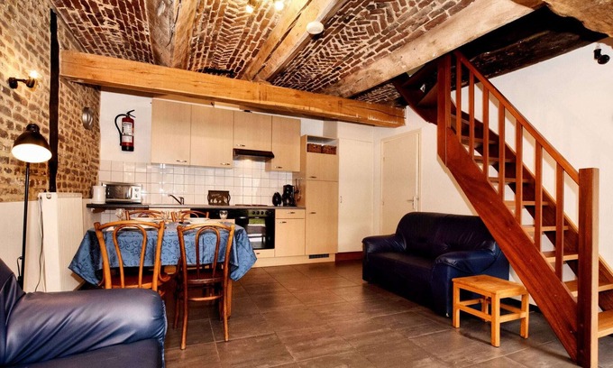 Richelle House | Nice apartments in a monumental square farm.
