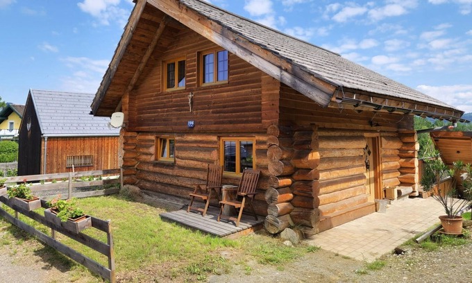 Klagenfurt-Wolfnitz Ski Chalet | Nice chalet in Klagenfurt with hot tub