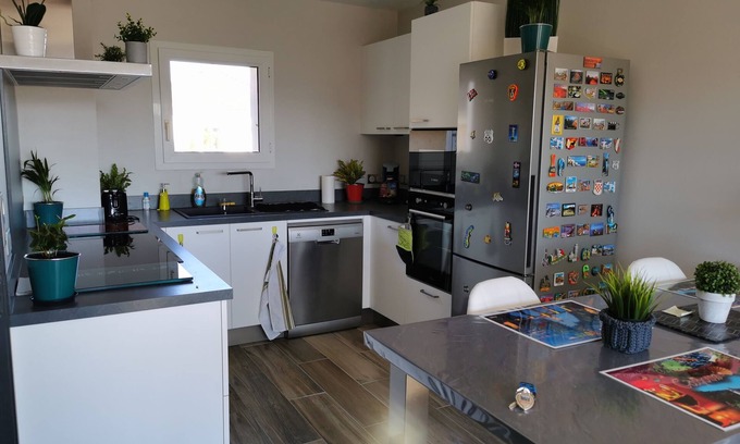 Cahors Apartment | Nice bright apartment, quiet, 5 min walk to town center, Wi-Fi, bed linen, parking.