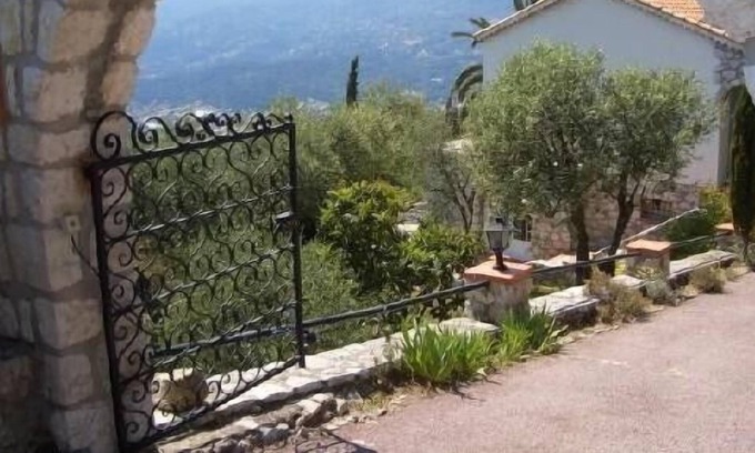 Castagniers Villa | NICE, COTE D AZUR VERY BEAUTIFUL VILLA WITH SWIMMING POOL Located in Castagniers