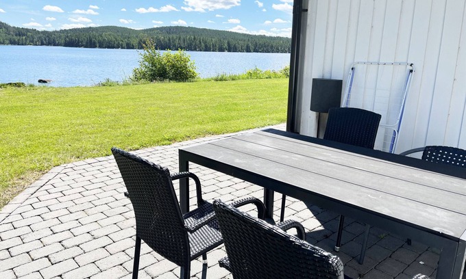 Jarnforsen House | Nice cottage located on a lake plot by Lake Flaten outside Virserum | SE05071