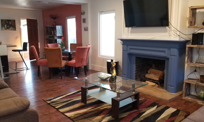 Sun Valley House | Nice, Cozy House in North Hollywood