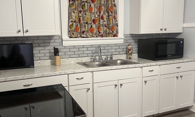 Cleveland House | Nice & Cozy Single Family Home