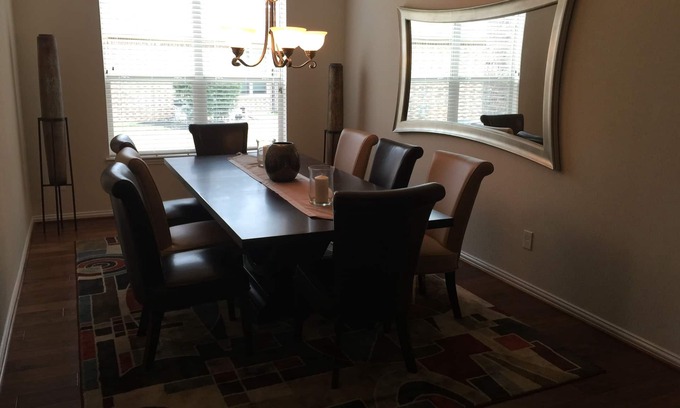 Spring House | Nice Family Friendly, WalMart and HEB & Wallgreens Walking, Iron Man