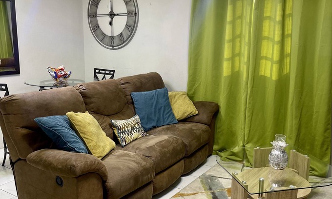 Camperdown Apartment | Nice family friendly apt very central location in the city