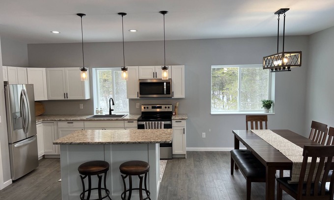 Upper Peninsula Michigan House | Nice family home on golf course and snowmobile/bike trail.