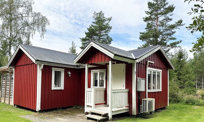 Timmersdala House | Nice holiday home by the lake Vristulven | SE08049