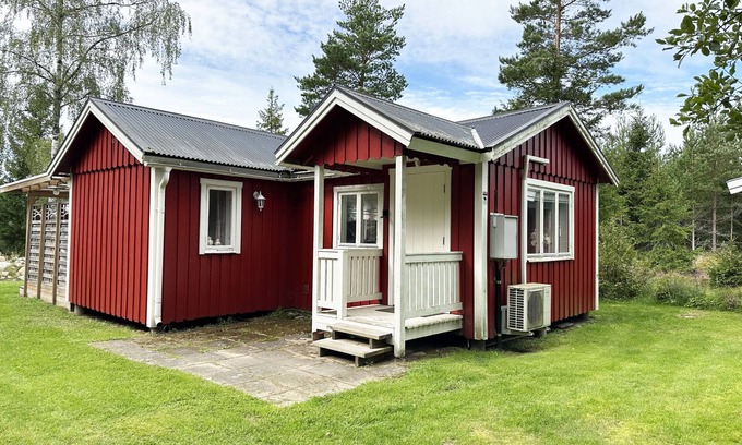 Timmersdala House | Nice holiday home by the lake Vristulven | SE08049
