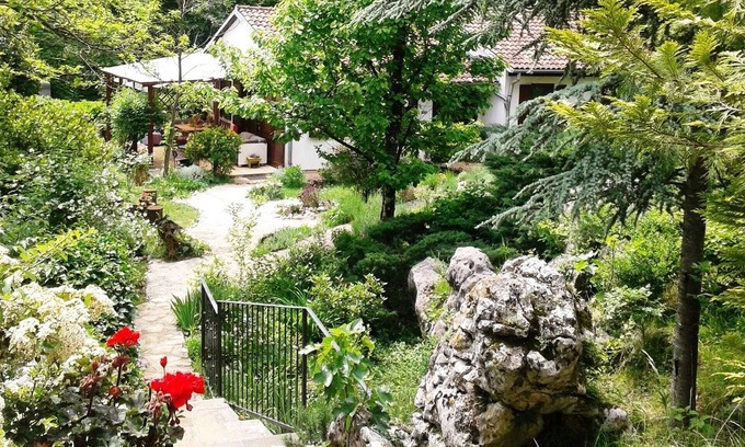 Opatija House | Nice holiday home with beautiful garden, BBQ, covered terrace, 4km from the sea