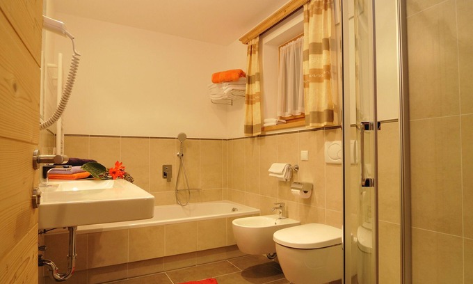 Selva di Val Gardena Apartment | Nice holiday house Vicky on the sunny side of the Dolomites